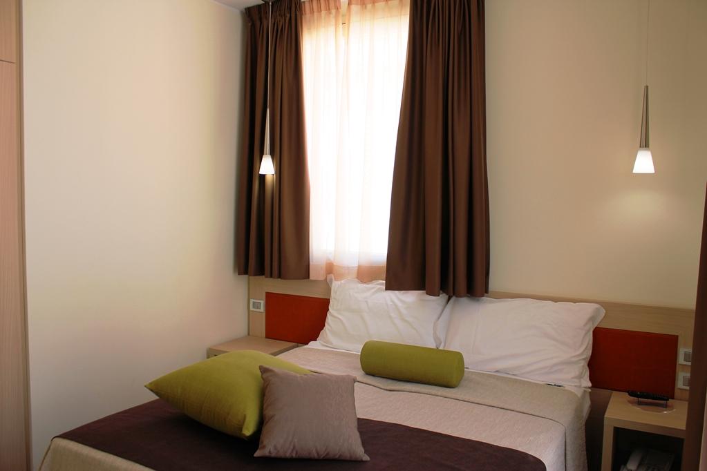 Hotel 33 Baroni Gallipoli Zimmer foto